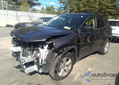 2018 Jeep Compass Latitude 4X4 from USA, damaged, VIN 3C4NJDBBXJT115783